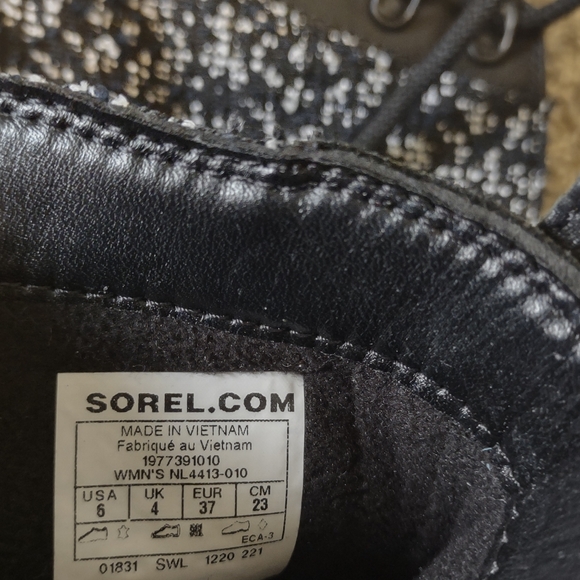 Sorel Lennox Cozy Boots - Picture 4 of 14